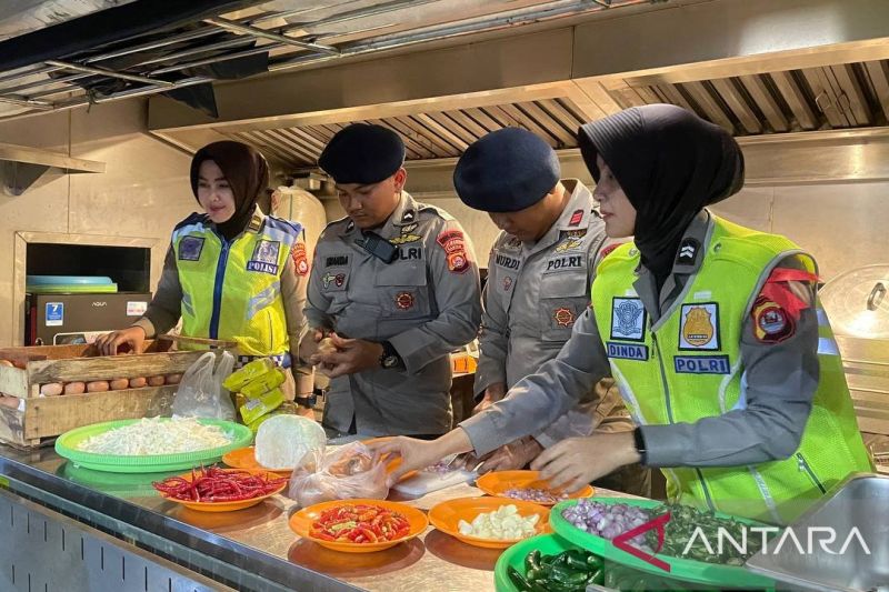 Polisi Buka Dapur Umum di Pelabuhan Ciwandan, Sediakan 250 Porsi Bagi Pemudik