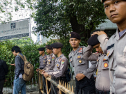 Pasca-kericuhan Kantor LBH Sementara Tutup Layanan 