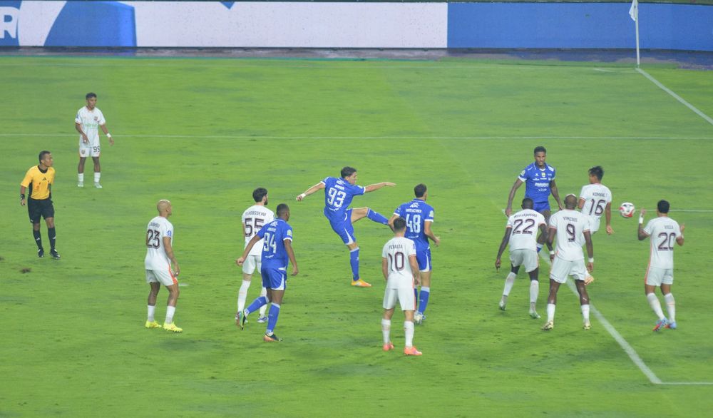 Bojan Hodak Terkejut Lihat Persib Bantai Borneo FC, Pemain Muda Juga Bikin Puas