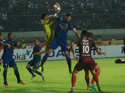 Persib Menang Tipis Atas PSM 2-1