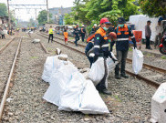 Sampah di Sepanjang Rel Kereta Picu Kecelakaan Fatal Merenggut Nyawa, Pelaku Pembuangan Bisa Dihukum Penjara