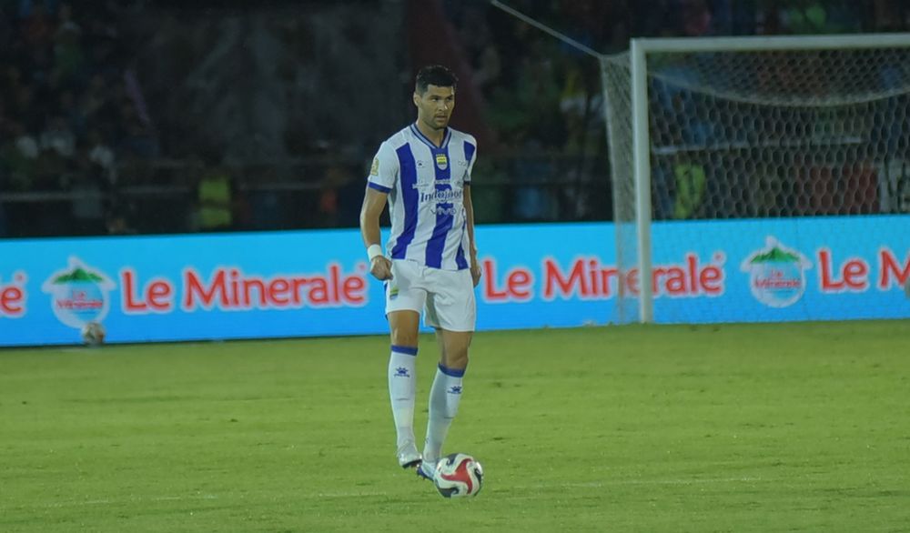 Bek Persib Julio Cesar Masih Enggan Berhitung Peluang Juara, Pilih Fokus Laga Terdekat Vs Bali United