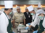 Anies Terkesan dengan Kualitas Masakan Dapur Qurban 2019