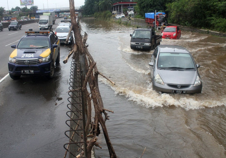 Waspada, Potensi Hujan Deras Disertai Angin dan Petir Terjadi di Lampung
