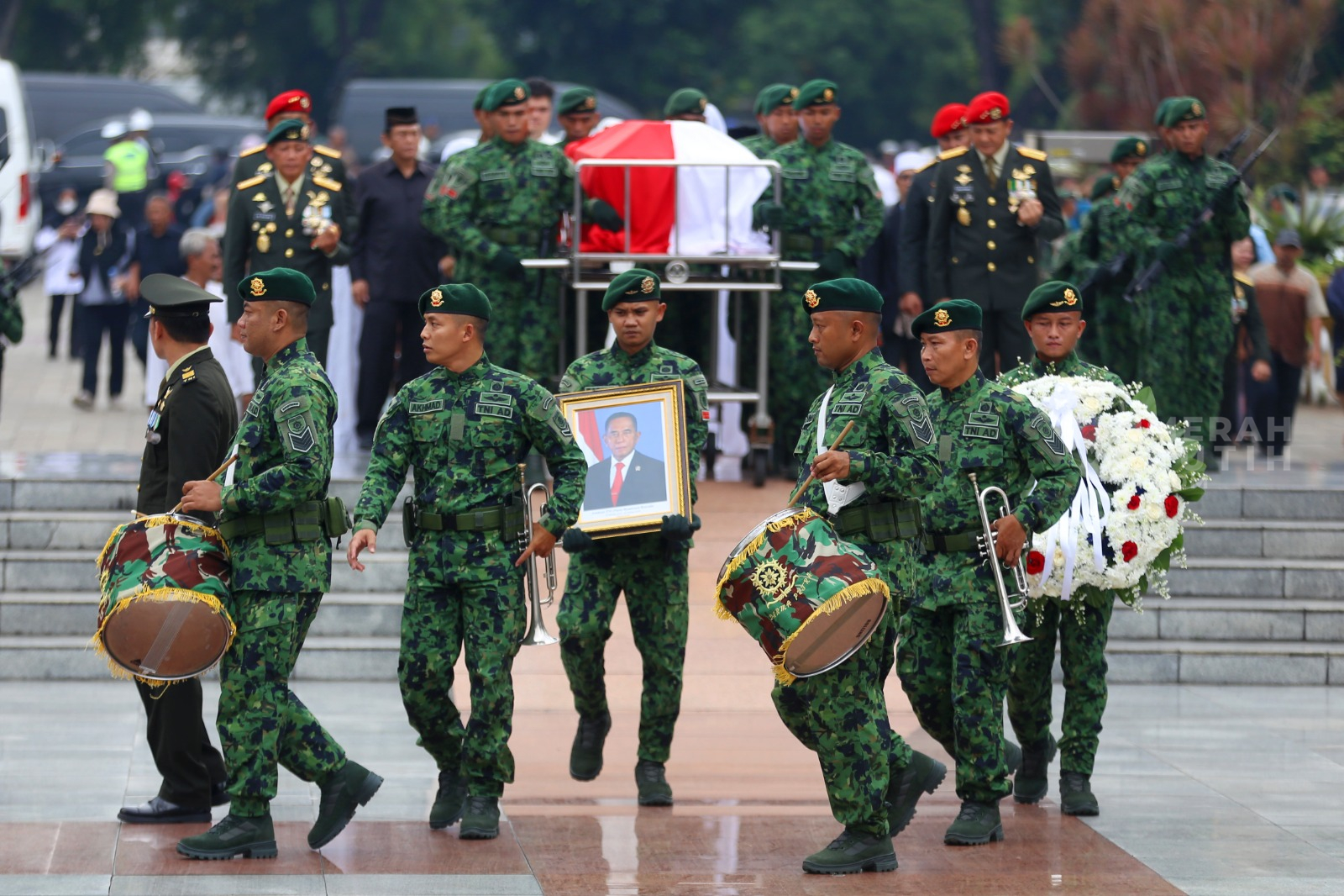 Prosesi Pemakaman Militer Mantan Menhan Jenderal TNI (Purn) Ryamizard Ryacudu di TMP Kalibata 