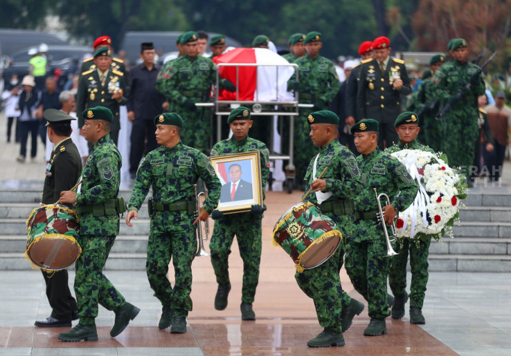 Prosesi Pemakaman Militer Mantan Menhan Jenderal TNI (Purn) Ryamizard Ryacudu di TMP Kalibata 