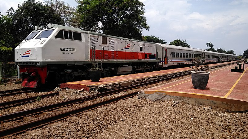 KAI Daop 1 Batalkan Perjalanan KA Jarak Jauh dan Lokal Mulai 24 April