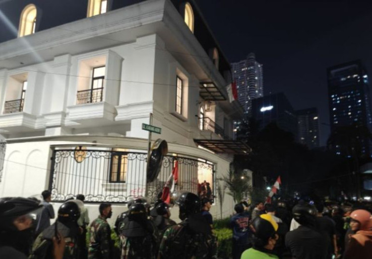 TNI-Polri Sudah Berjaga di Rumah Eko Patrio Saat Pejarahan, Tapi Kalah Jumlah Massa Datang 3 Gelombang