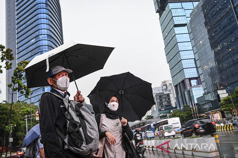 Waspadai Hujan Petir di Jaksel dan Jaktim