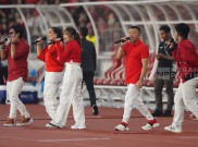 Aksi Anang and Friends Usai Laga Timnas Indonesia Vs Filipina di Stadion GBK