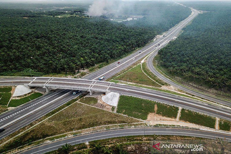 Pembangunan Jalan Tol. (Foto: Antara)