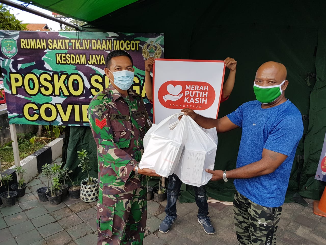 MPFK menyalurkan bantuan ke RSUD Daan Mogot Tangerang (Foto: Dok/MPKF Peduli)
