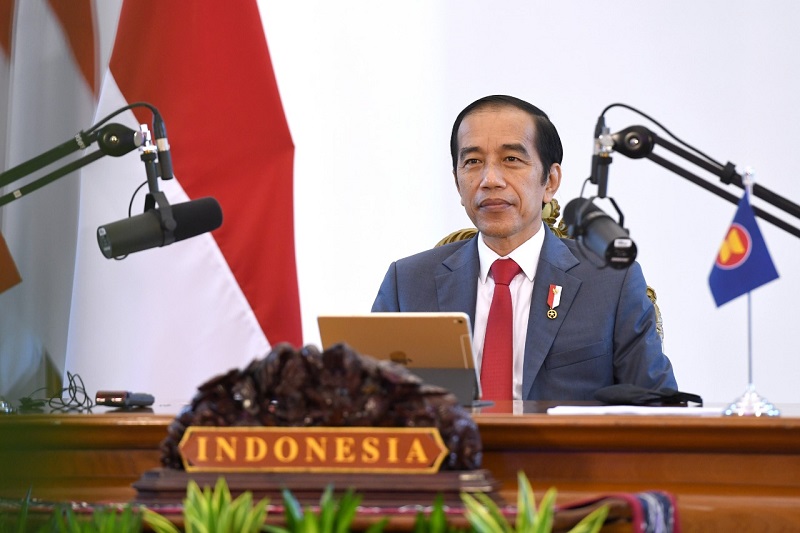Jokowi saat hadiri KTT ASEAN Virtual