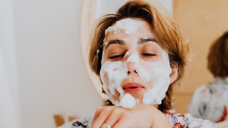 Face Wash Tepat Jaga Skin Barrier