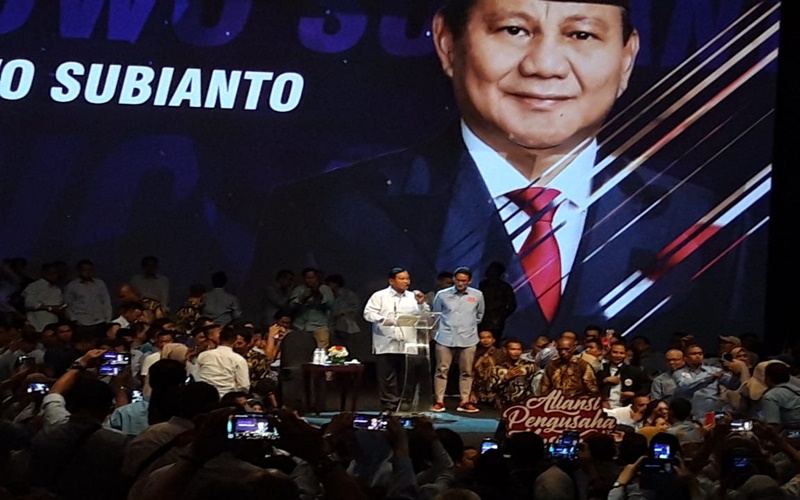 Pasangan Prabowo-Sandi saat menerima dukungan dari para pengusaha