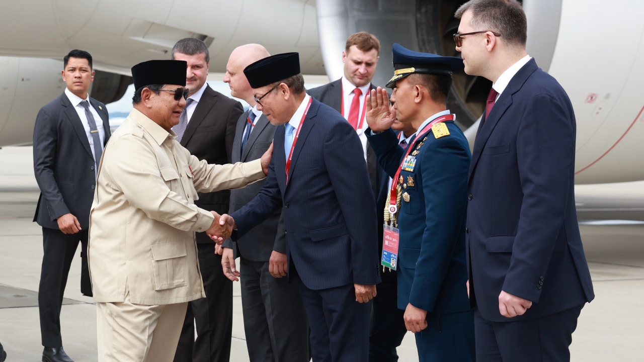Prabowo Tiba di Rusia, Hadiri Eastern Economic Forum sebagai Tamu Kehormatan