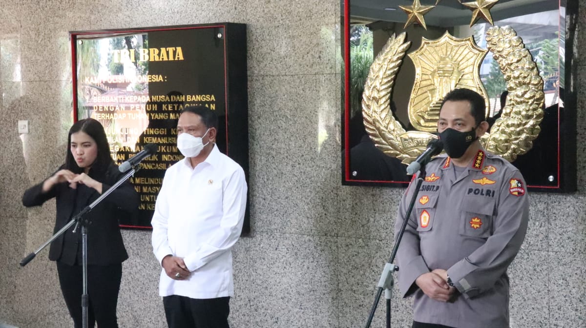 Menteri Pemuda dan Olahraga (Menpora) Zainudin Amali menyambangi Kapolri Jenderal Listyo Sigit Prabowo di Mabes Polri, Jakarta.