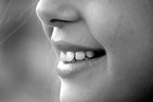 Mencegah terjadinya gusi berdarah. (Foto: Pixabay/Giuliamar)