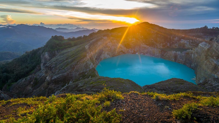 Spot Wisata Alam untuk Melihat Sunrise Terbaik di Indonesia 