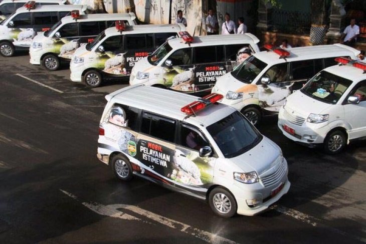 [HOAKS atau FAKTA] 3 Ambulans Sengaja Keliling untuk Bikin Takut Warga