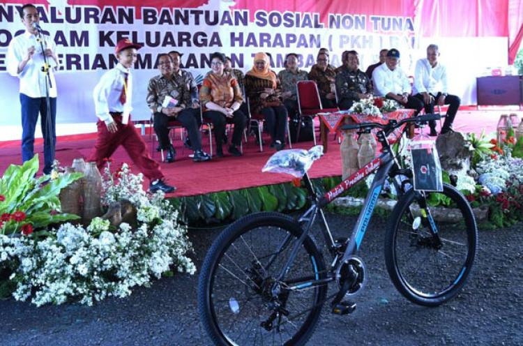 Warga Grogi Ikut Kuis Berhadiah Sepeda dari Presiden Jokowi
