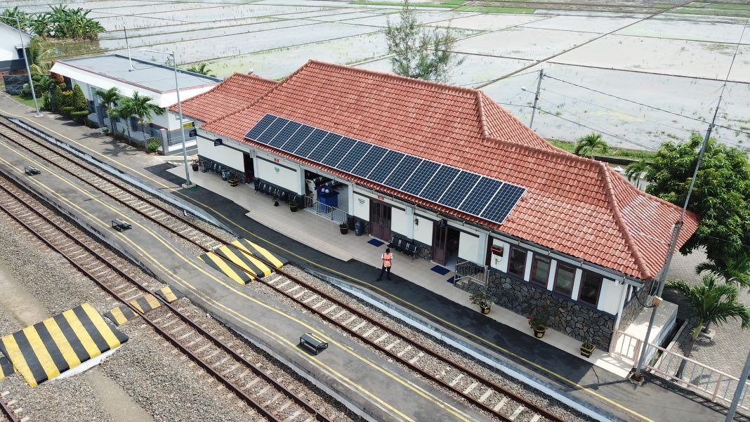Manfaatkan Energi Surya, KAI Bisa Hemat Biaya Operasi hingga Rp 2,5 Miliar per Tahun
