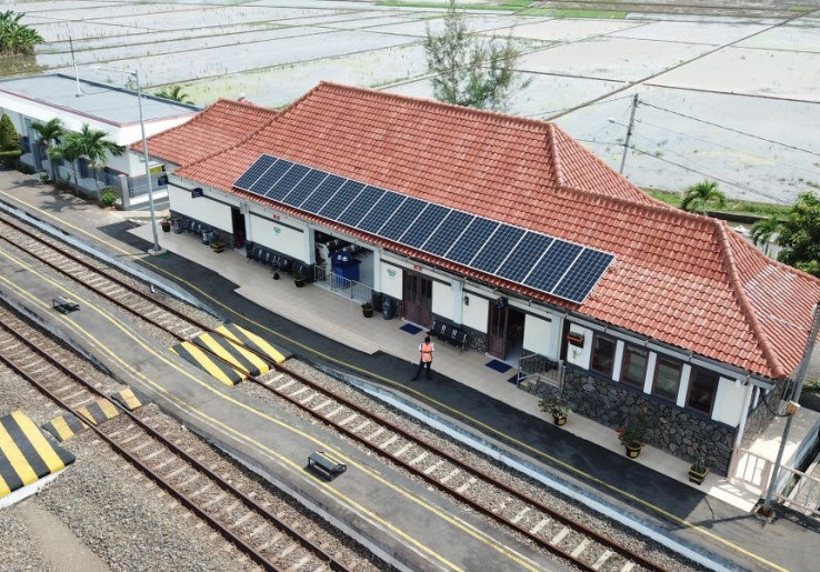 Manfaatkan Energi Surya, KAI Bisa Hemat Biaya Operasi hingga Rp 2,5 Miliar per Tahun