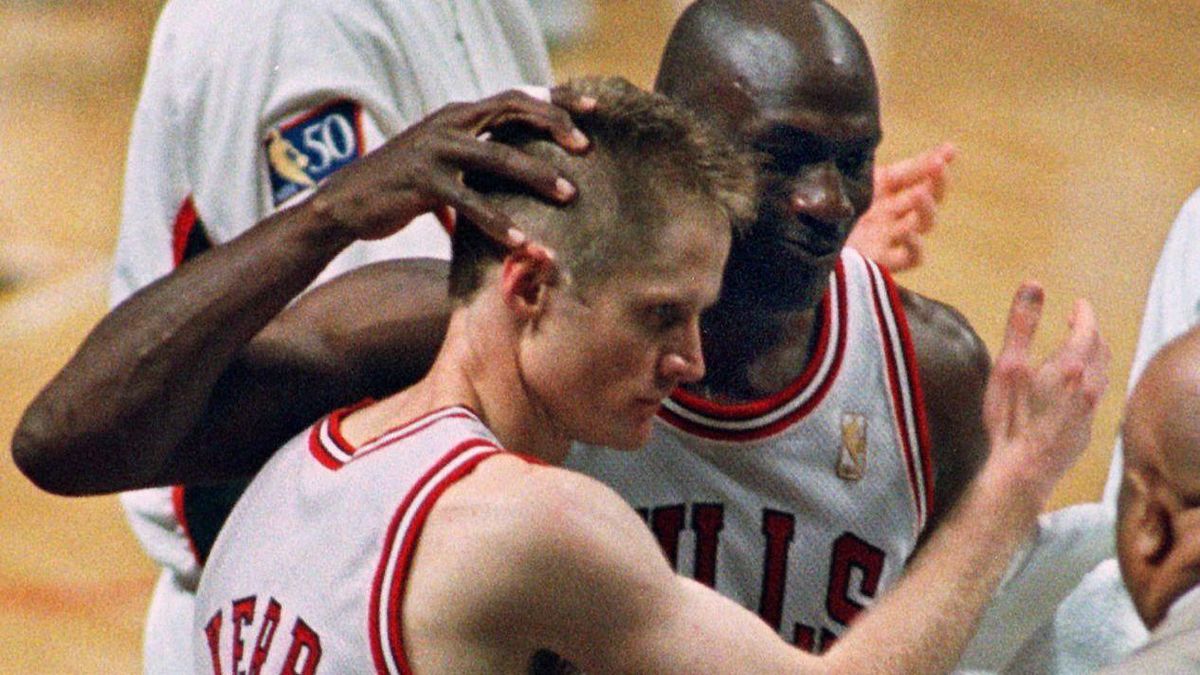 Steve Kerr dan Michael Jordan. (Foto: ESPN)