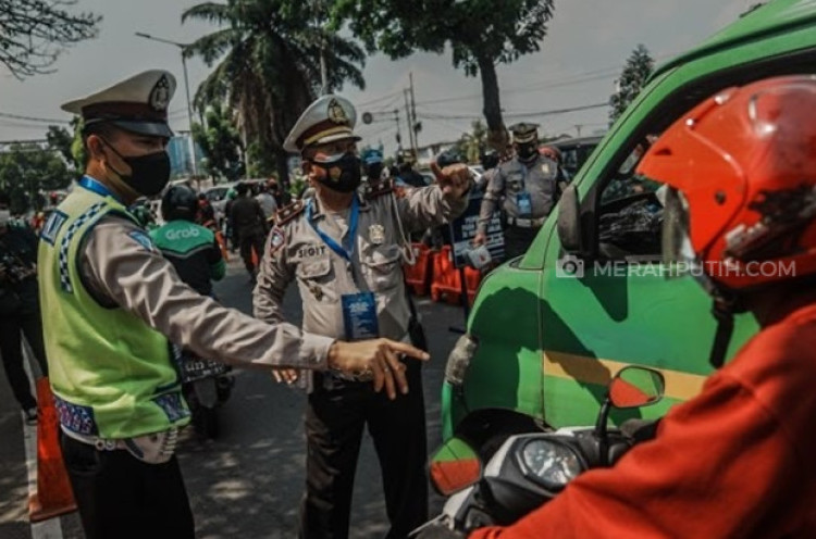 Enam Hari PPKM Darurat, Antrean Kendaraan Diklaim Makin Pendek