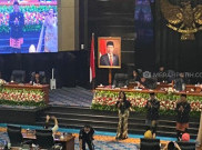 Joget  Anies dan Prasetyo Bersama Dua Biduan Cairkan Suasana Rapat Paripurna