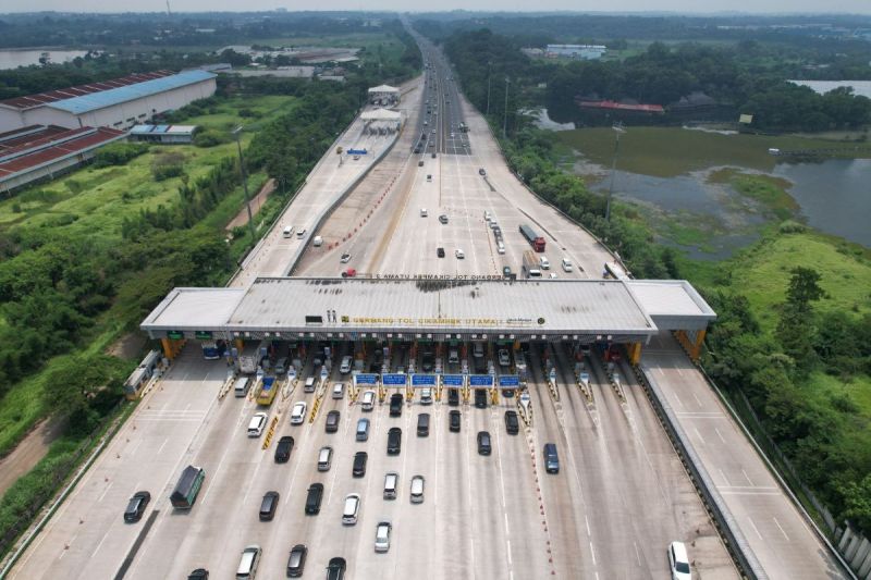 47.112 Kendaraan Lewati Trans Jawa Saat Hari Pertama Libur Panjang