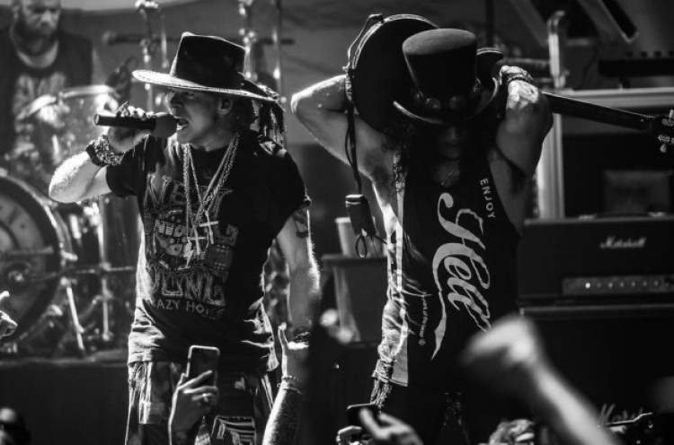 Single Terbaru Guns N’ Roses Benar-Benar ‘Absurd’