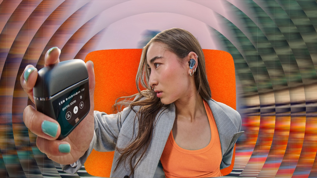 JBL Tour PRO 3 Hadirkan Fitur 'Smart Charging Case'