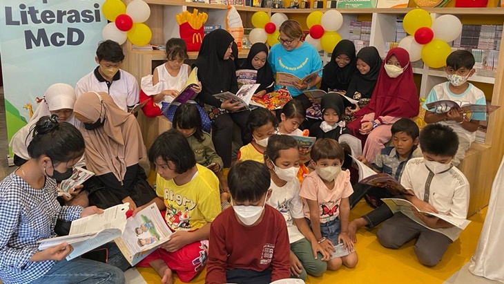 Taman Baca Persembahan Restoran Cepat Saji Hadir di Tebet
