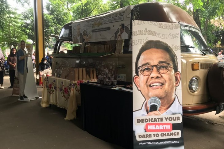 Coffe Truck Bergambar Anies dari Penggemar Korean Wave