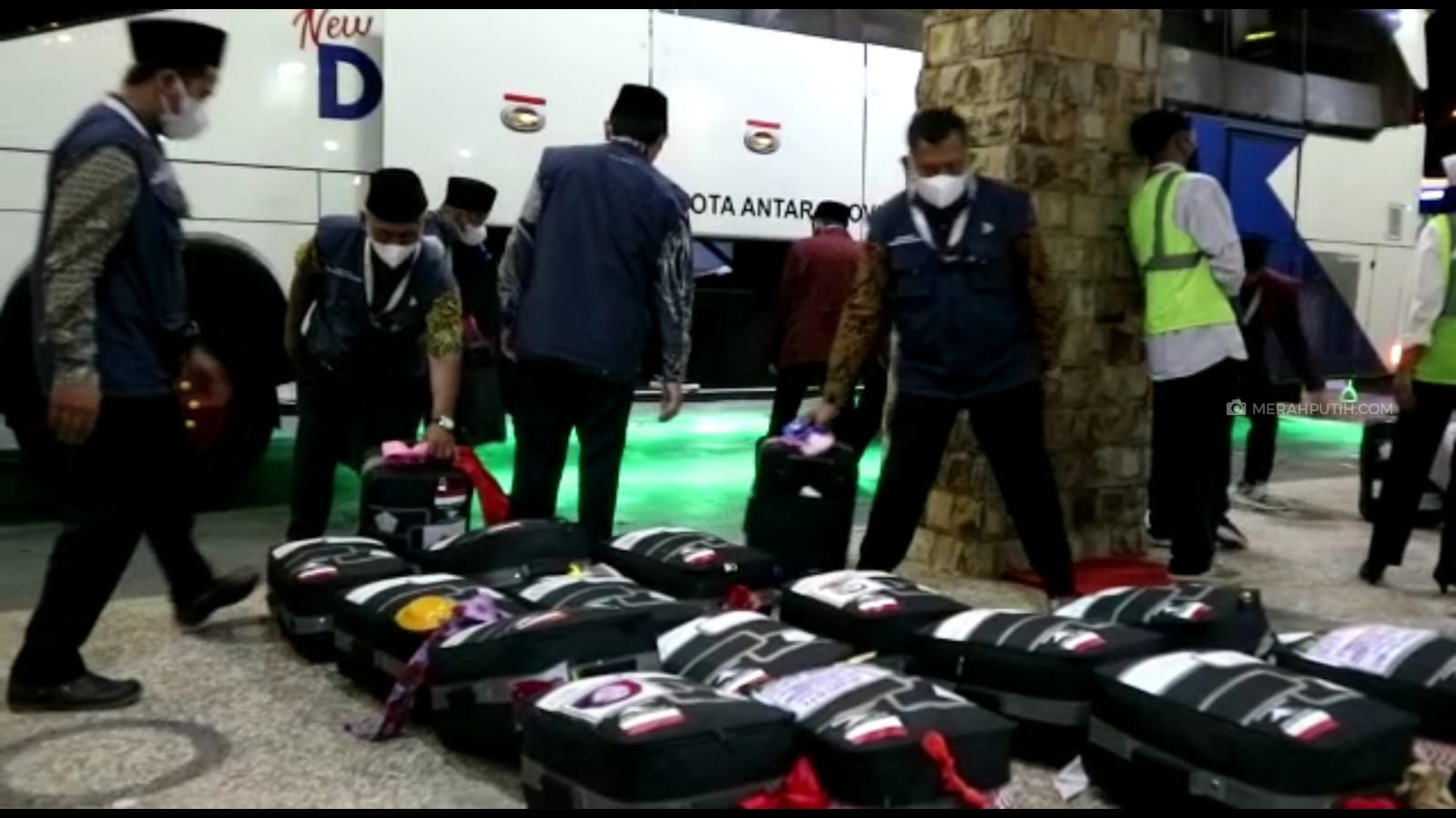 Masih Ditemukan Jemaah Haji yang Masukan Air Zamzam ke Koper