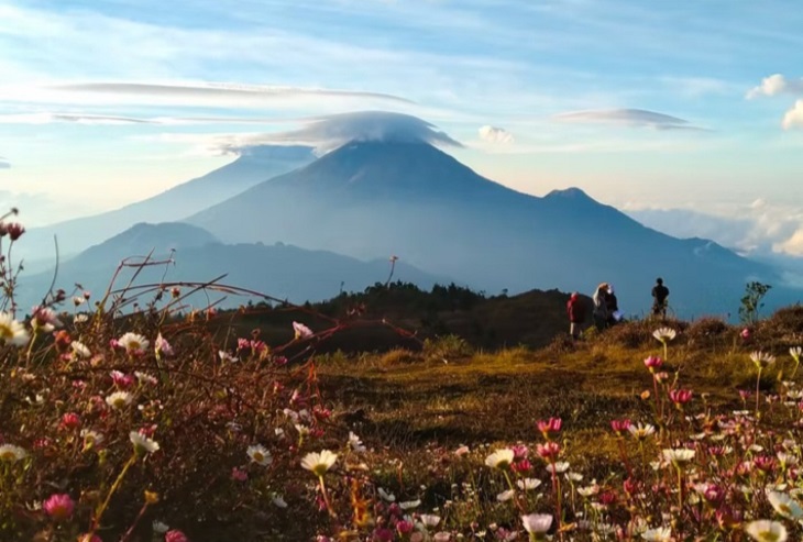 mendaku gunung agustusan