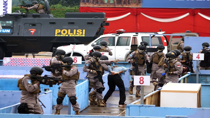 Anggota Pasukan Perdamain Polri
