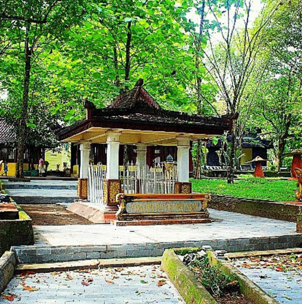 bukit siguntang