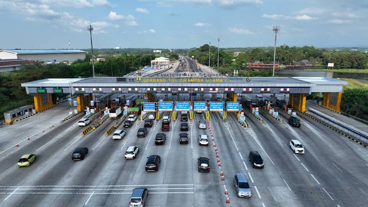 Baru Setengah Kendaraan Masuk Jakarta, Contraflow Diterapkan Dengan Batas Kecepatan 40 Kilometer Per Jam