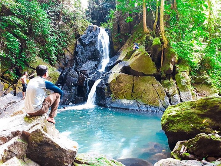 Air Terjun Pria Laot. (Foto: instagram.com/awiecfc)