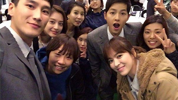 Park Bo Gum Main Piano di Pernikahan Song Joong-Ki dan Hye-Kyo
