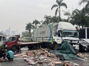 Gatot Subroto Macet Parah, Imbas Tabrakan Tronton Depan Gedung DPR