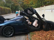 Baru Dikirim dari Dealer, Mobil Mewah Rp 15 Miliar Nabrak Tembok