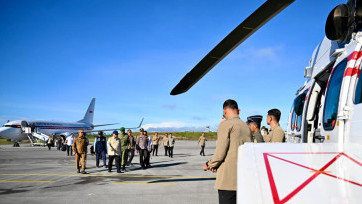Momen Presiden Prabowo Subianto Tiba di Bandara Raja Sisingamangaraja XII Tapanuli Utara