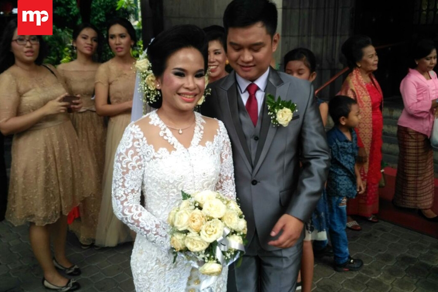 Masa Aksi 112 Kawal Pasangan Pengantin hingga Halaman Gereja Katedral