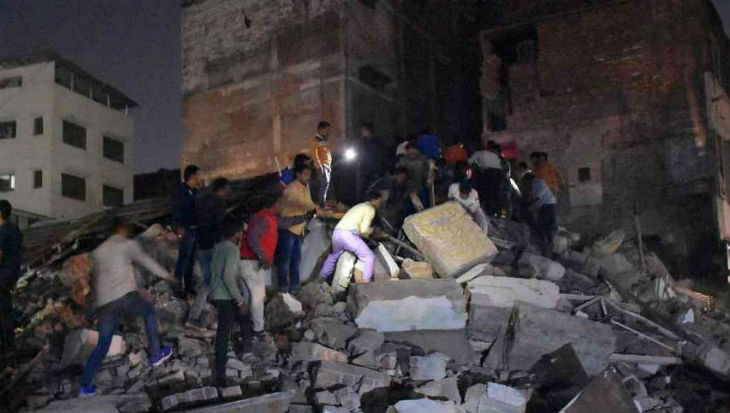 Hotel di India Rubuh, 10 Orang Tewas