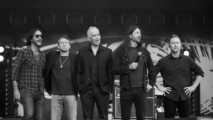 Foo Fighters Kembali Goda Penggemar dengan Lagu Terbaru