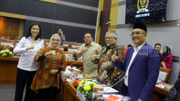 Raker Perdana Menteri dan Wamen PPPA dengan Komisi VIII DPR