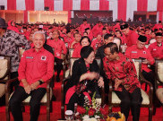Pembukaan Rakernas V PDIP, Megawati Duduk Diapit Ganjar-Mahfud